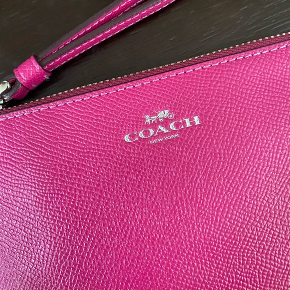 Coach wristlet - Picture 2 of 7